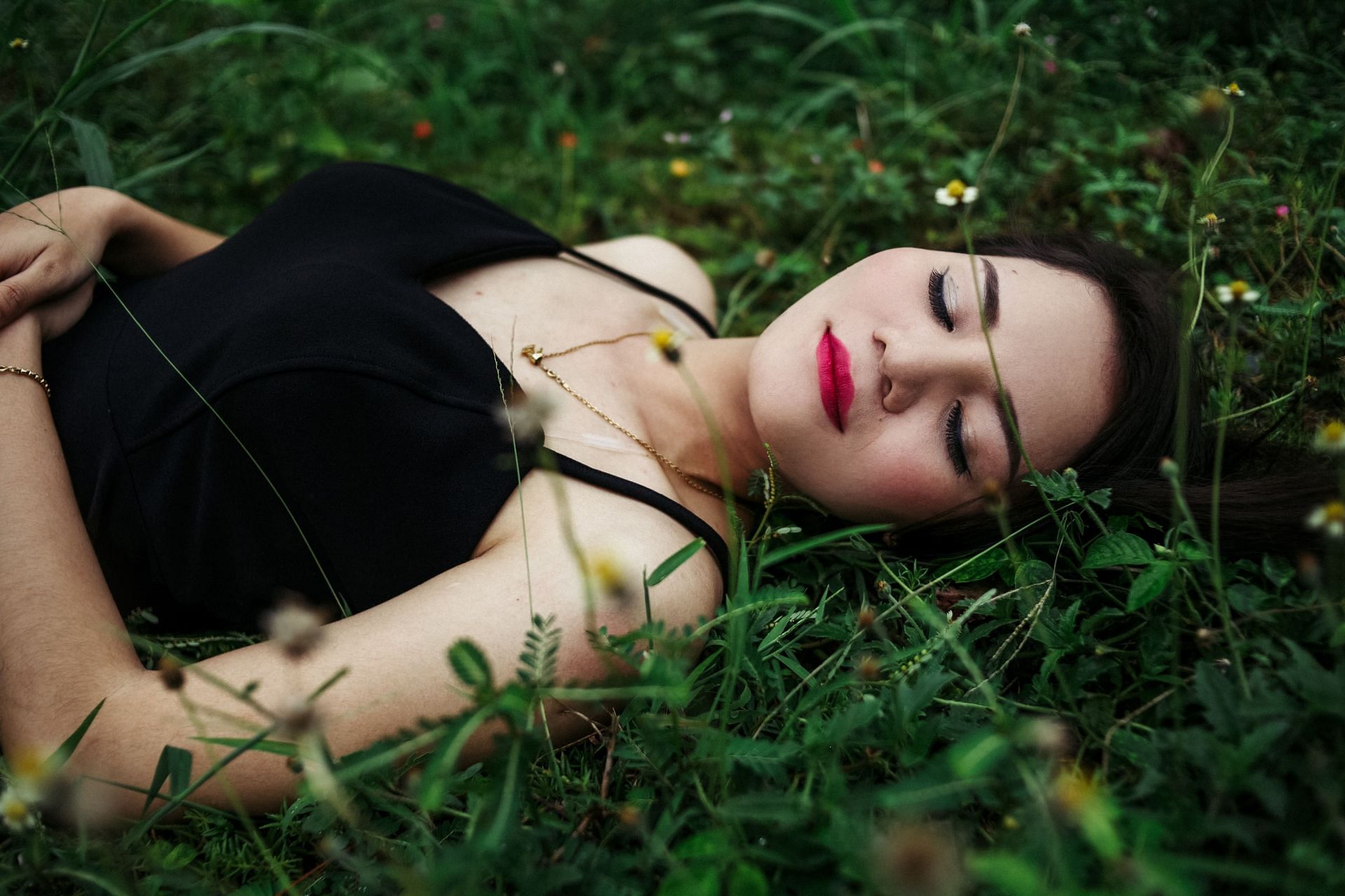A minimum of 7-9 hours of sleep every night is very important (Image via Pexels./The Pham)